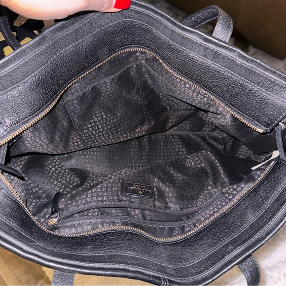 Kate Spade Tassel Tote. - Picture 4 of 5